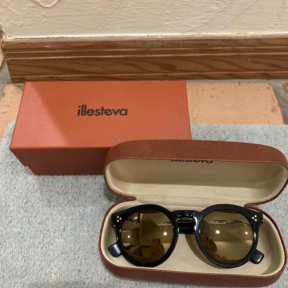 Illesteva Leonardo II sunglasses